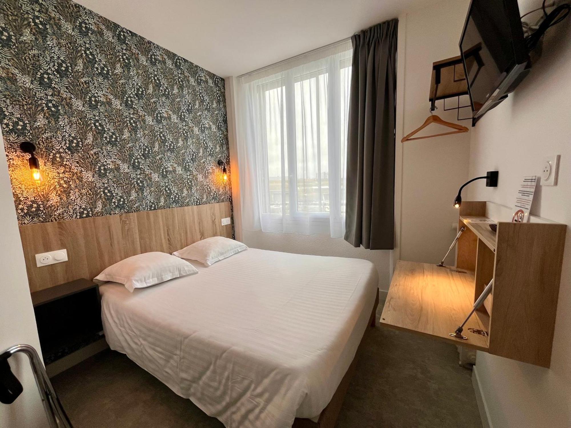 Hôtel Le Keroman Lorient Bagian luar foto